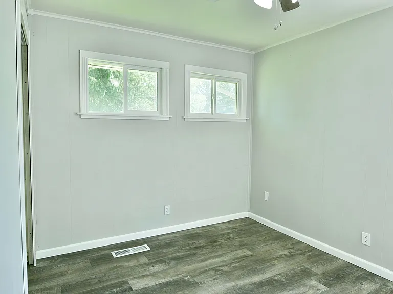 2344 Clearview Dr — Photo 25