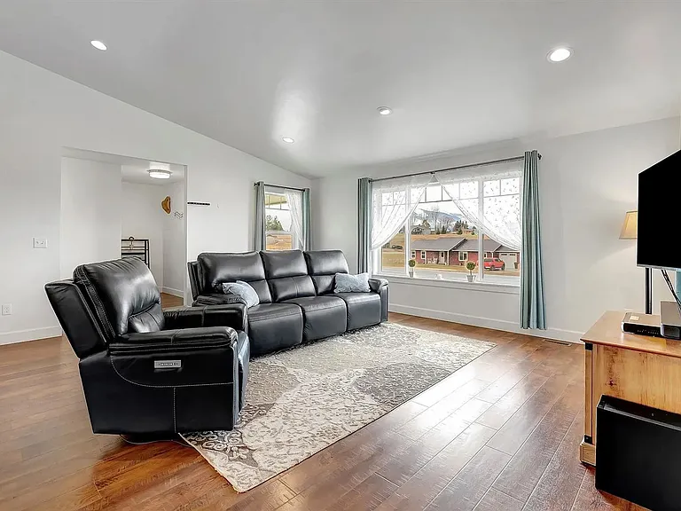 668 Winding Creek Trl — Photo 12