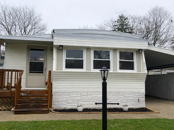 5670 N Seagull Dr NE #216, Belmont, MI 49306