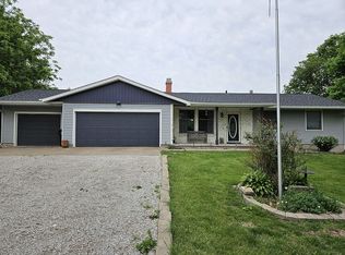 11215 Devils Creek Rd, Blue Grass, IA 52726