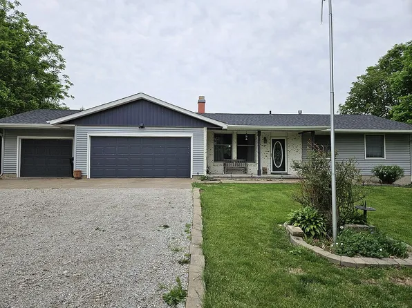 11215 Devils Creek Rd, Blue Grass, IA 52726