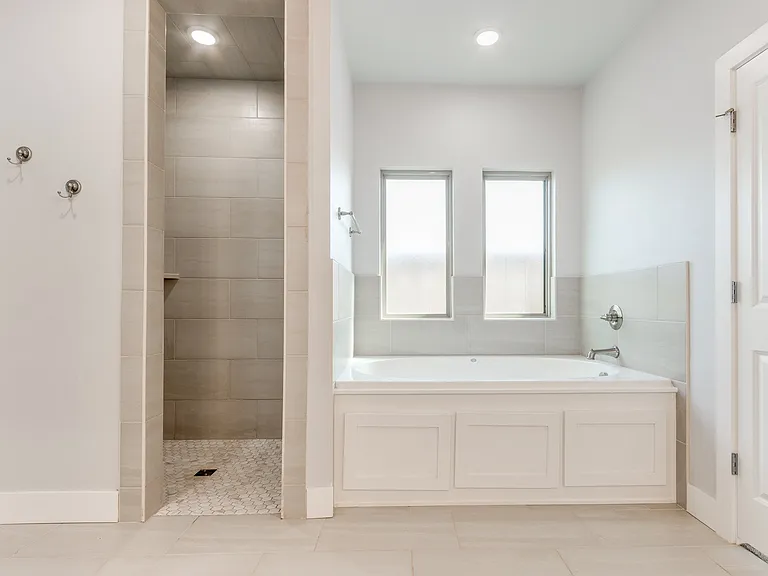 16421 Water Stone Way — Photo 27