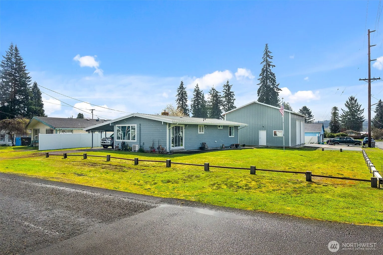 1721 W Young Street photo 1