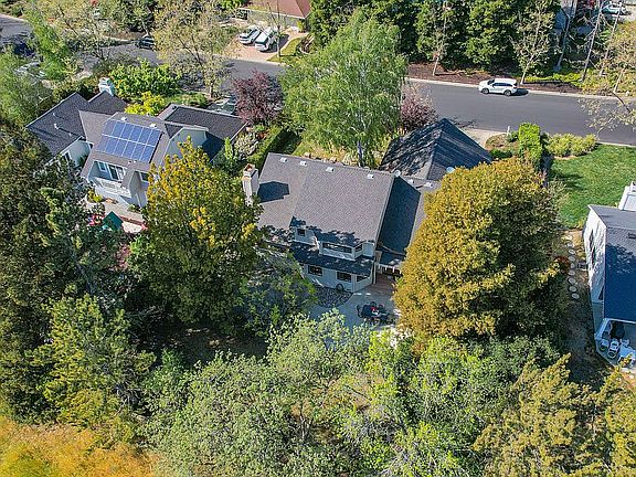 4th image of 3442 Silver Maple Dr