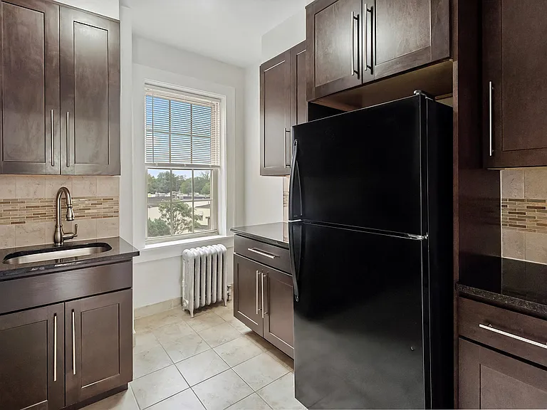 68-70 Park Avenue Apartments — Photo 22