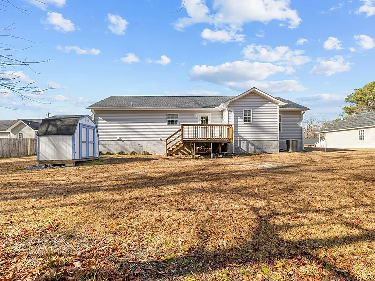 322 Reid Ct N — Photo 36