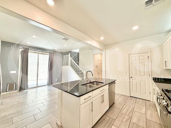 4th image of 3726 E Dogwood Dr