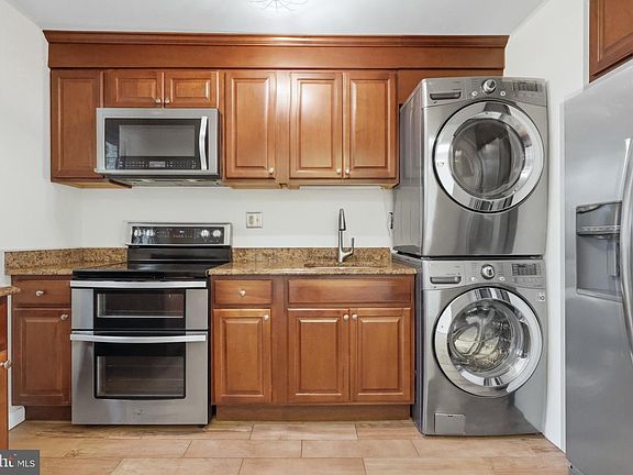 2nd image of 106 Charles Pl