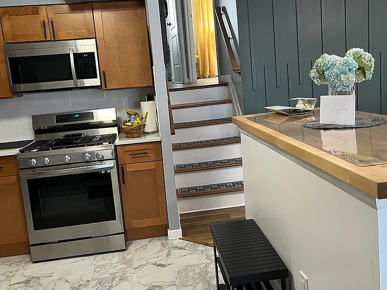1220 Bergen Ave #3 — Photo 8