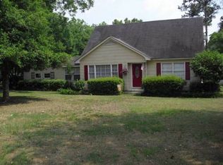 301 Fortson St NE, Pelham, GA 31779