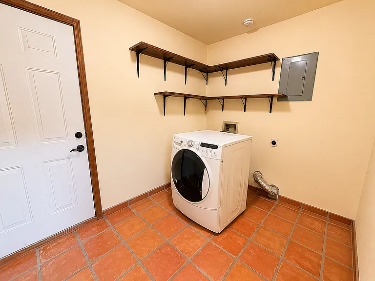 4337 E Winchester Rd — Photo 14