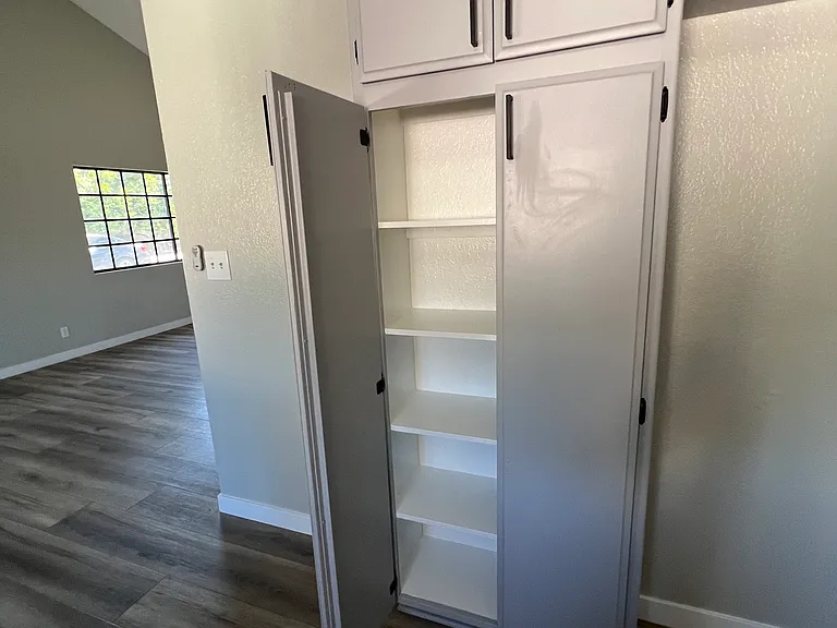 9210 Langdon Ave — Photo 13