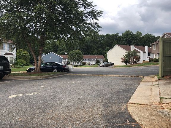4th image of 373 D E Montcastle Dr