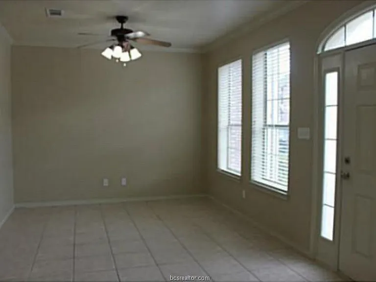 318 Forest Dr — Photo 5