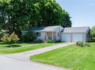 52 Stage Coach Rd, Portsmouth, RI 02871