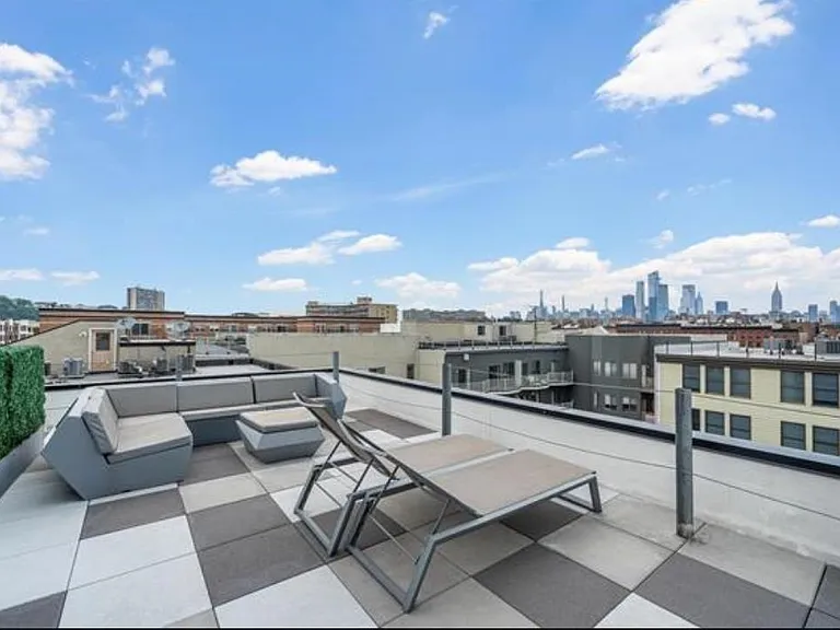 1101 Grand St #302 — Photo 21
