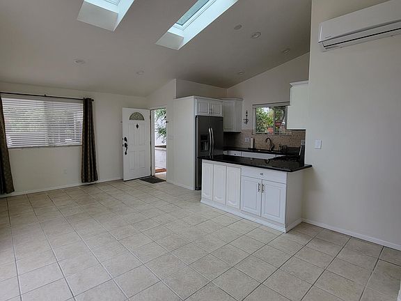 4th image of 5011 Lockhaven Ave