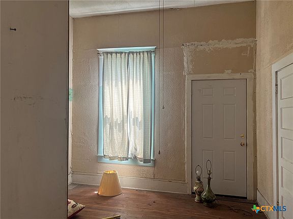 5th image of 612 S 7th St