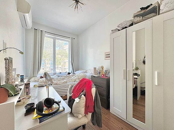 3rd image of 194 Scholes St #4F