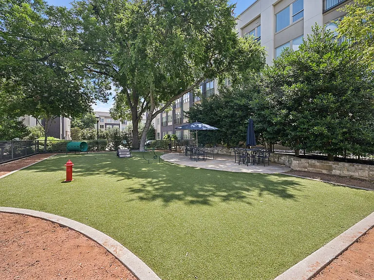 Everra Midtown Park — Photo 18