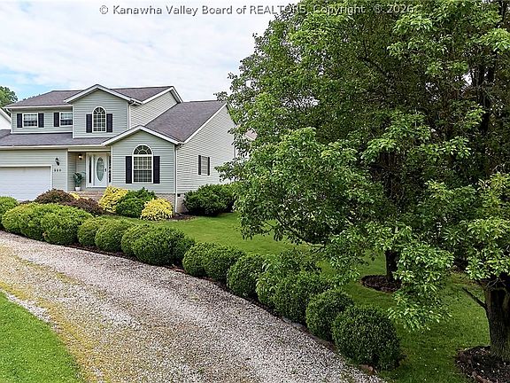 3rd image of 220 Crestview Dr