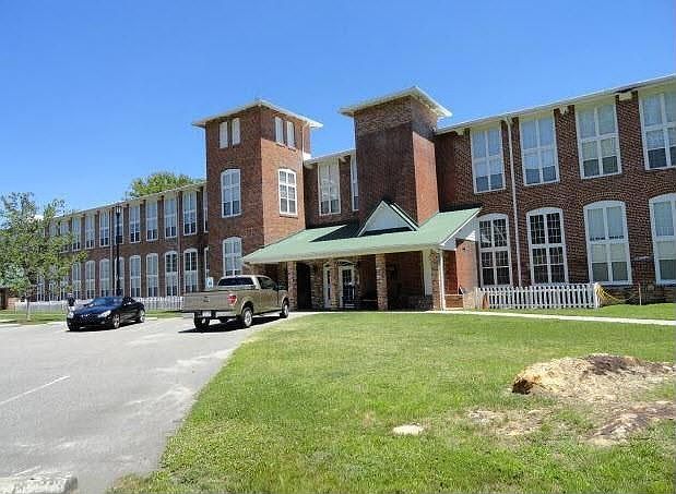 1st image of 100 Carolyns Mill Pl