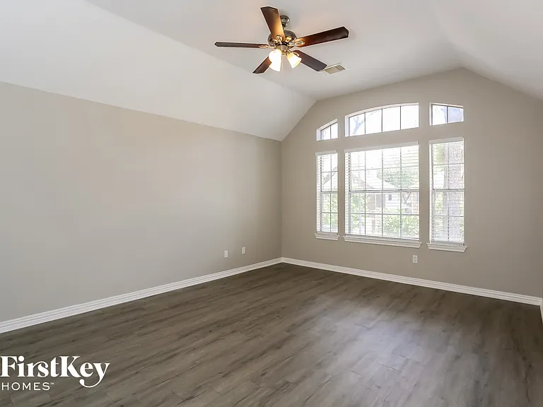 5711 Parryville Dr — Photo 10