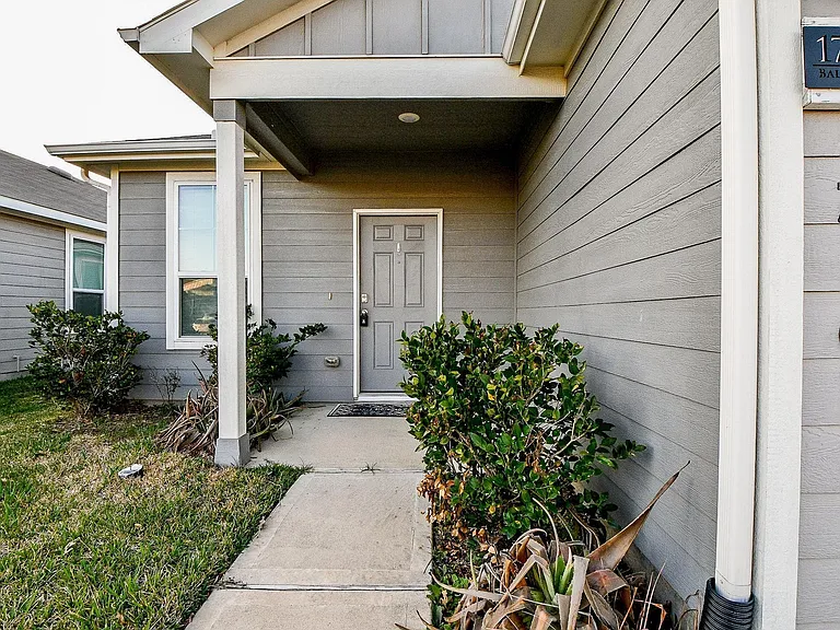 17867 Baleage Ln — Photo 3