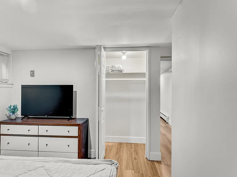 1002 C St NE #B — Photo 18