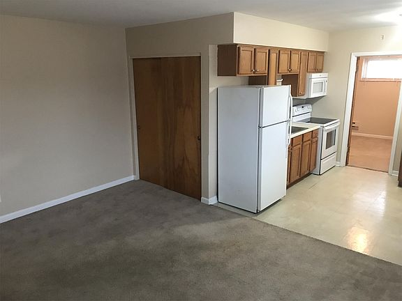 5th image of 2212 Jefferson Ave APT 11