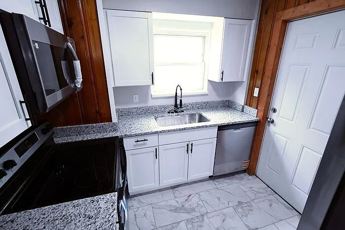 1318 Arnold Ave — Photo 6