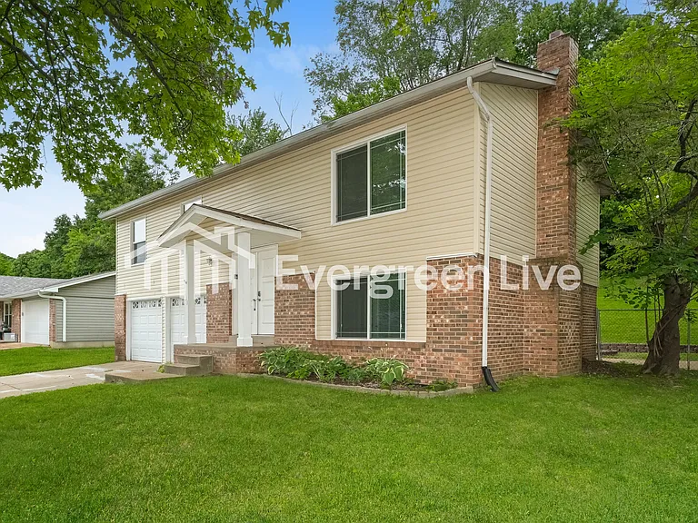 1333 Nutmeg Dr — Photo 2