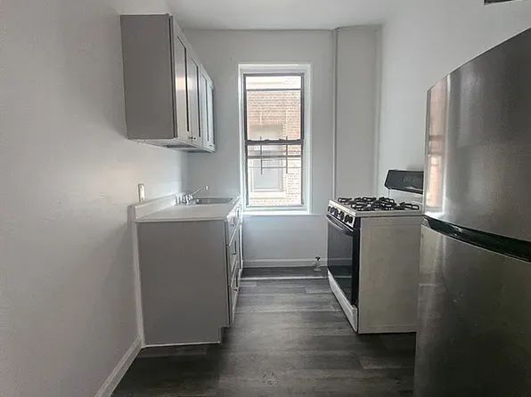 32-52 41st Street image 1 of 9