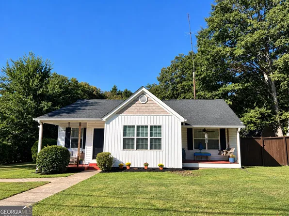 43 Hood St, Commerce, GA 30529