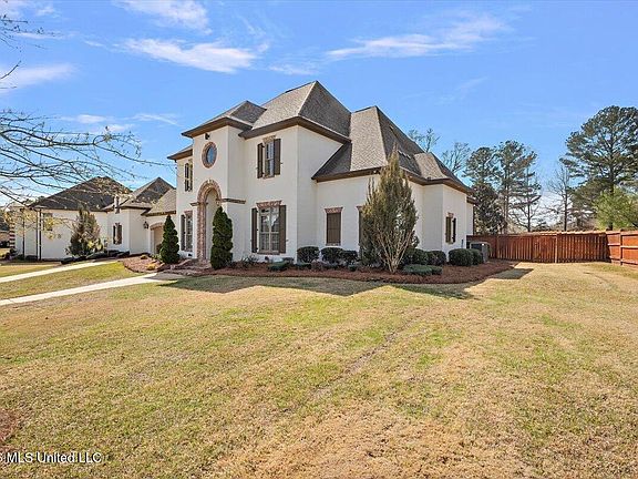 5th image of 317 Ironwood Dr