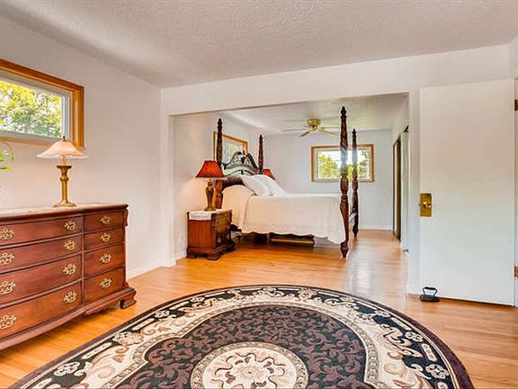 5th image of 320 W 3rd Avenue Dr