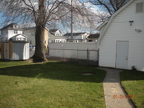 3rd image of 406 Lynn St