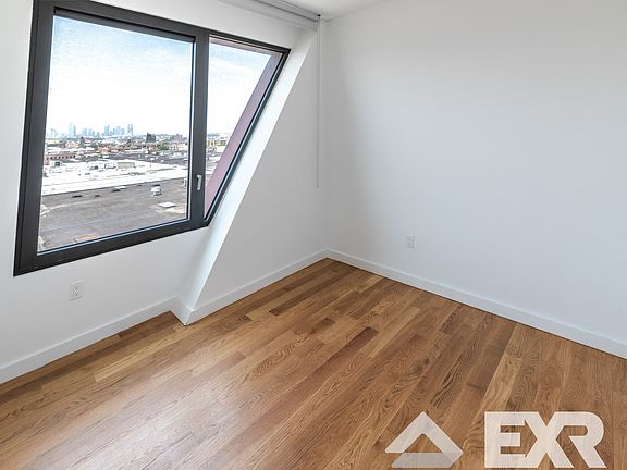 4th image of 54 Noll St #5501