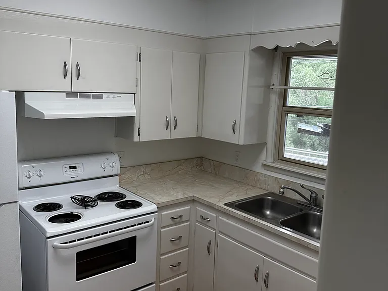 406 E James St #2 — Photo 8