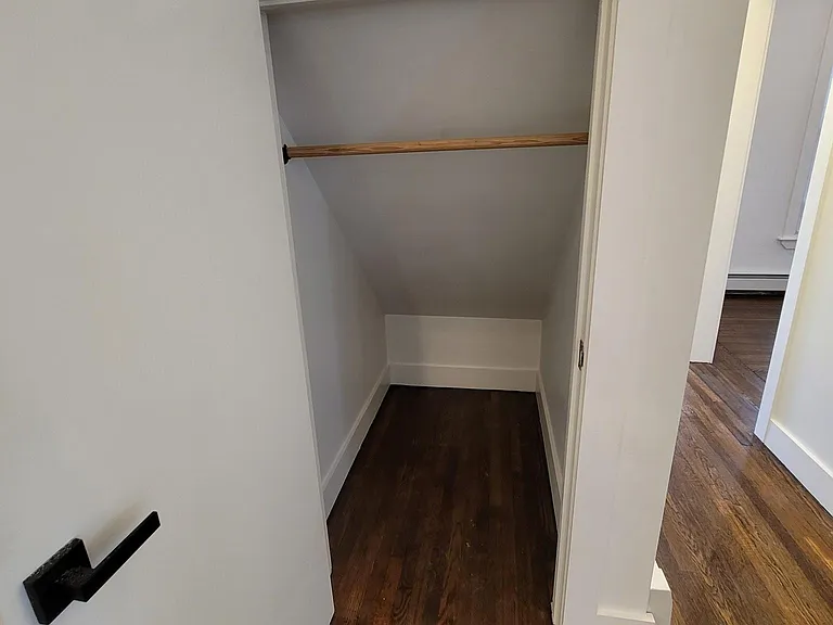 682 Whitney Ave #1 — Photo 5