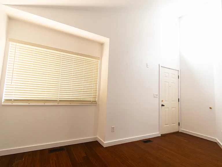 1395 Roseville Dr — Photo 10