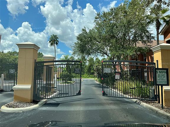 3rd image of 8818 Villa View Cir Unit 305