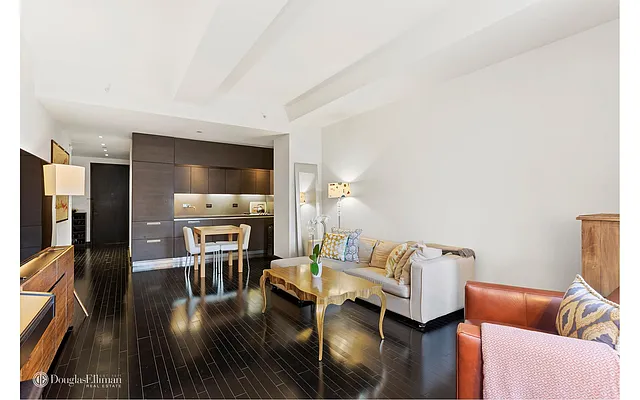 Rented by Douglas Elliman | media 22