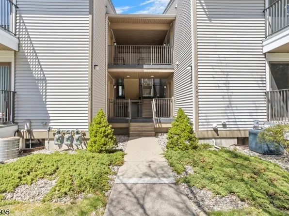 2 Sam Bonnell Dr, Union Twp., NJ 08809