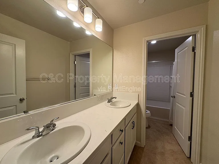 14826 Kit Carson Dr — Photo 11