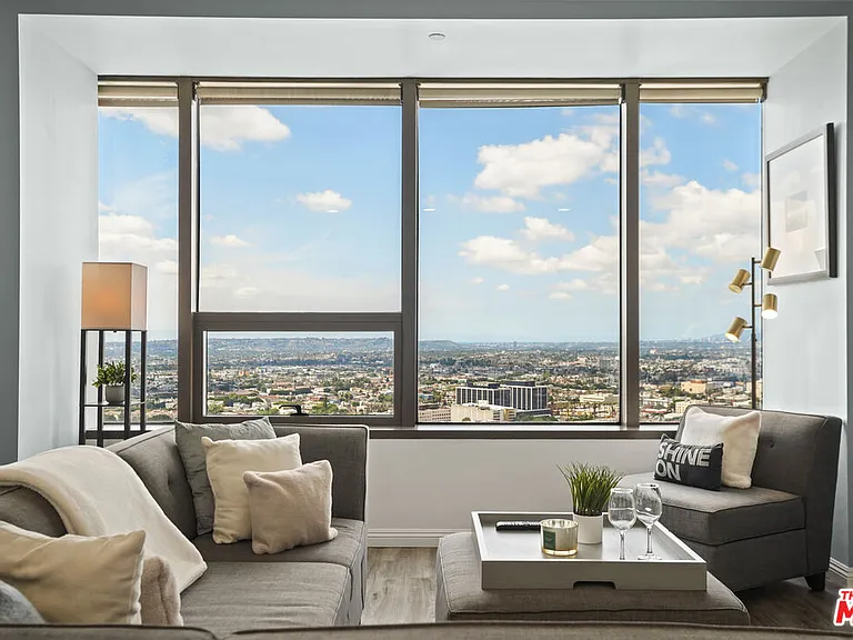 1100 Wilshire Blvd #2201 — Photo 2