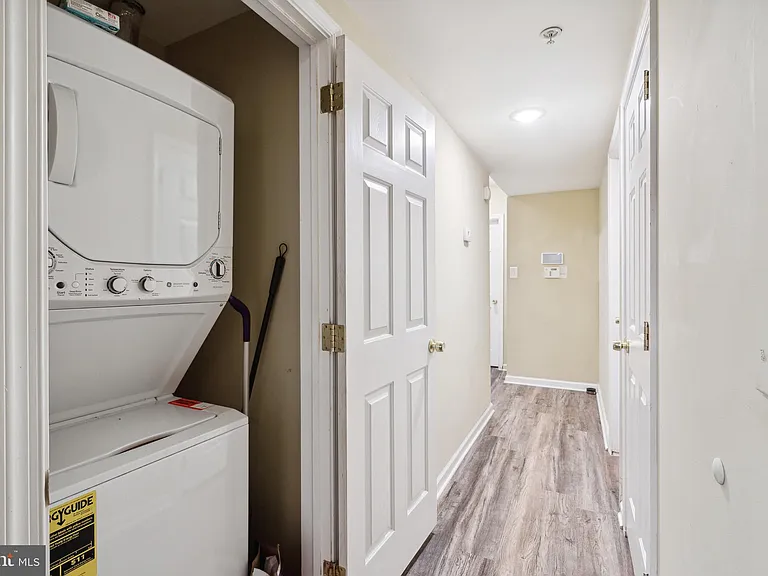 1611 N 17th St #1 — Photo 11
