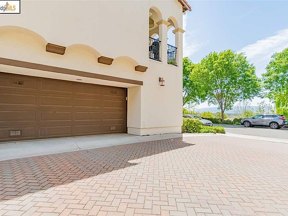 3rd image of 554 Dovecote Ln Unit 2