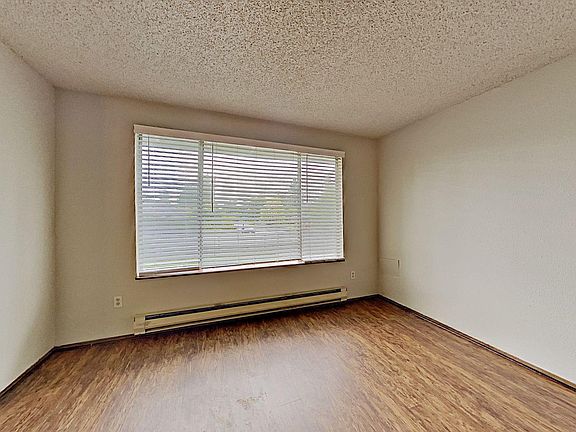 5th image of 12112 160th St E #1