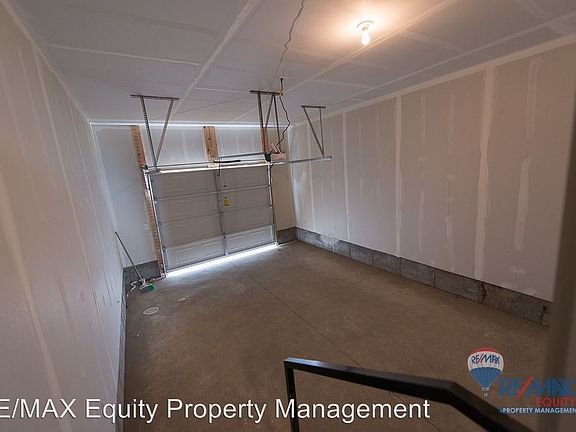 4th image of 14427 S Ferndale Way